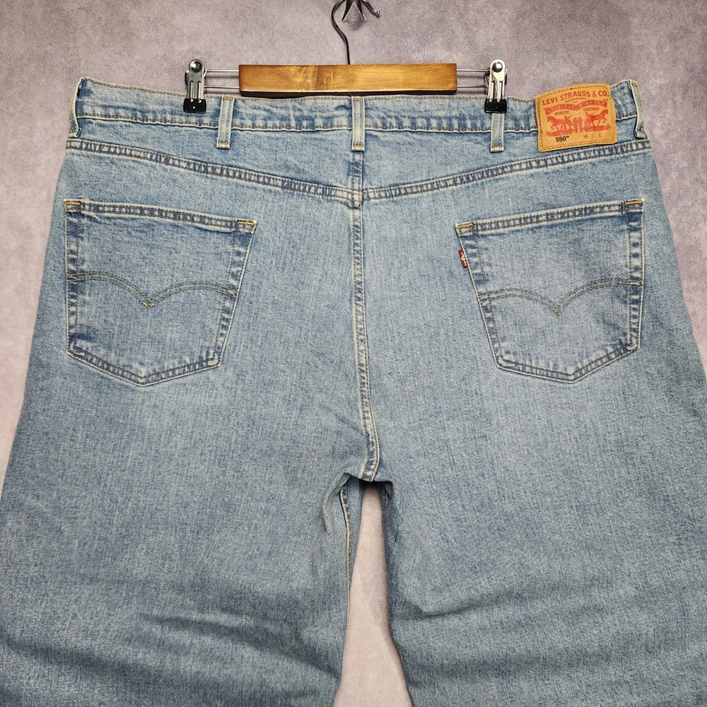 Levis 550 Relaxed Fit Jeans Mens 46x32 Light Wash Blue Denim Tapered Leg Stretch